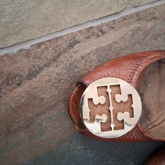 Tory Burch Wedge Pump Heel - Picture 3 of 7